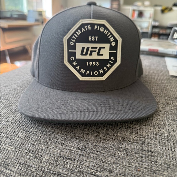 Official UFC Dark Gray Classic Cap - Picture 1 of 6